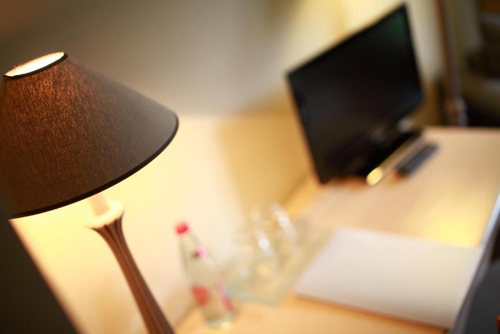 ホテル Le Domaine De Mombreux Lumbres エクステリア 写真