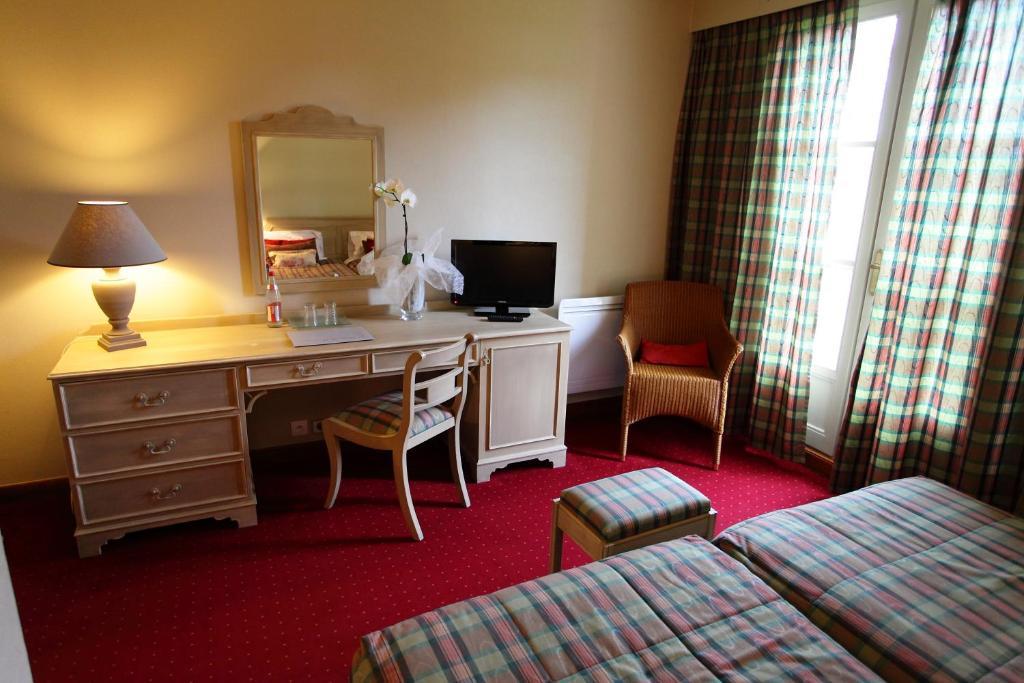 ホテル Le Domaine De Mombreux Lumbres 部屋 写真