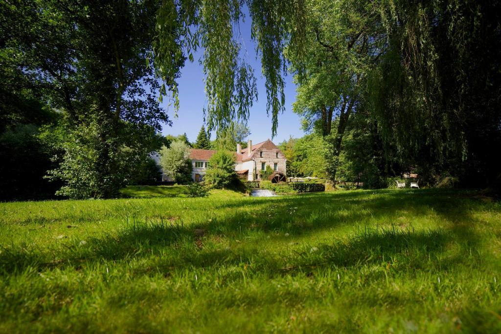 ホテル Le Domaine De Mombreux Lumbres エクステリア 写真